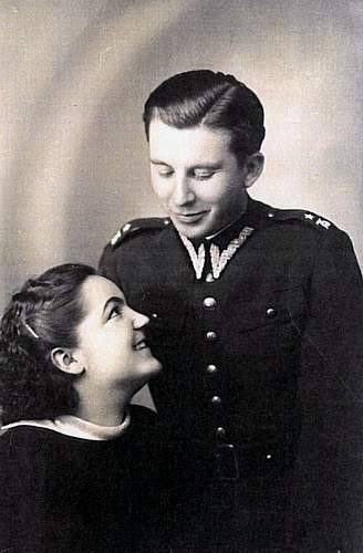 Ppor. rez. Zbigniew Cichobłaziński (na zdjęciu z żoną Adelajdą), jeniec obozu w Kozielsku, zamordowany w Katyniu.