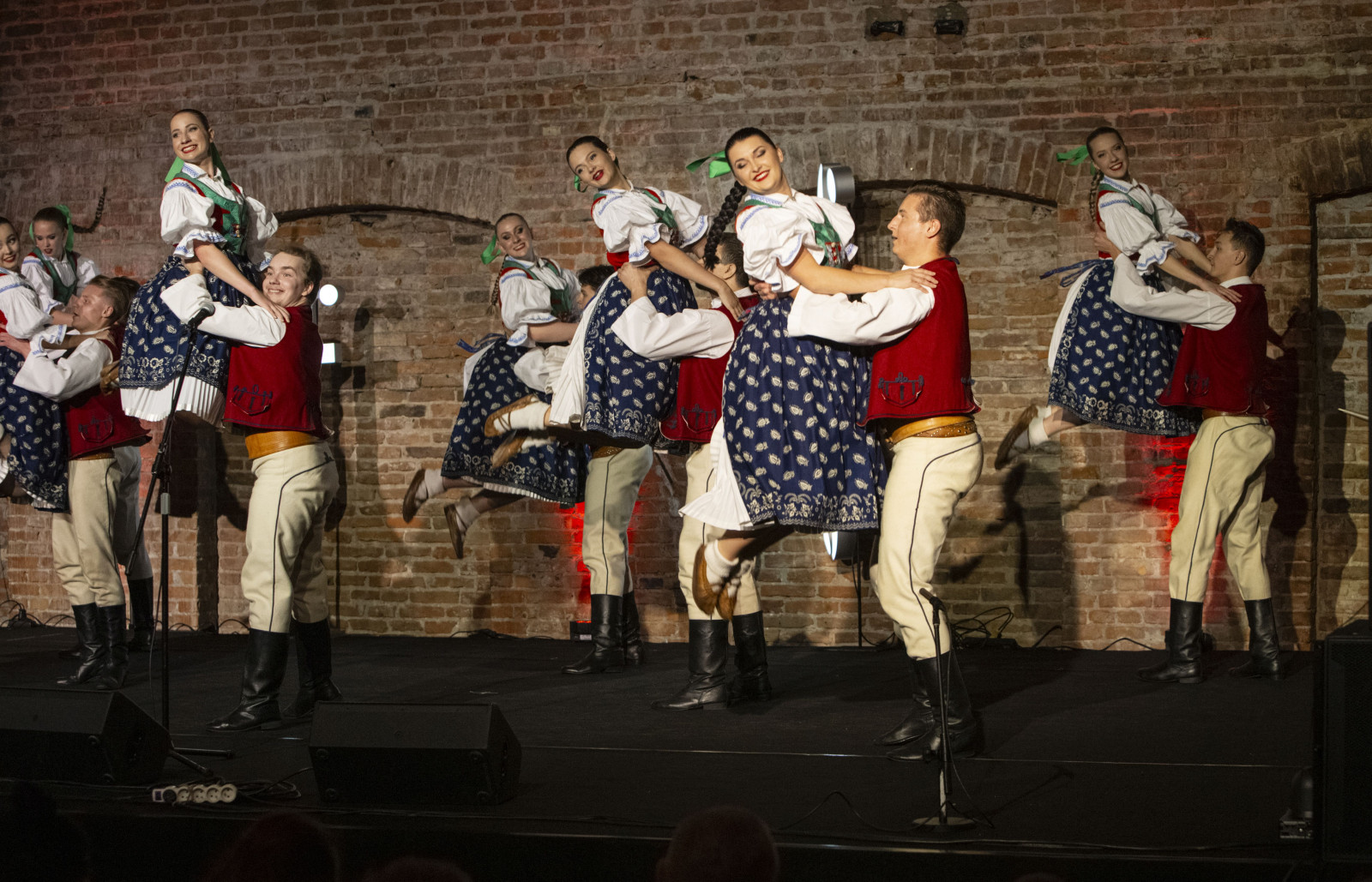 Tańce tradycyjne łuku karpackiego [FOTORELACJA 24.11.2023]